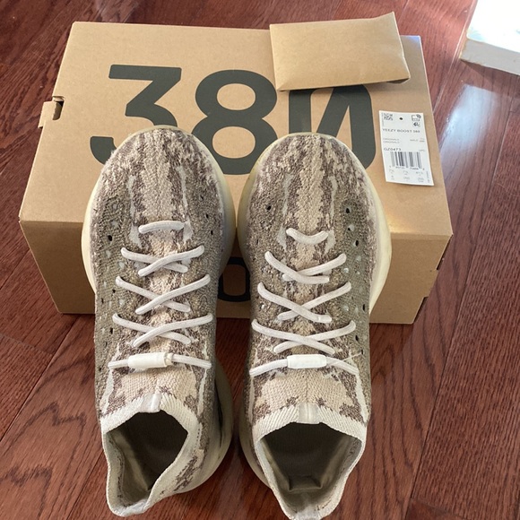Yeezy Boost 380 - Picture 11 of 11